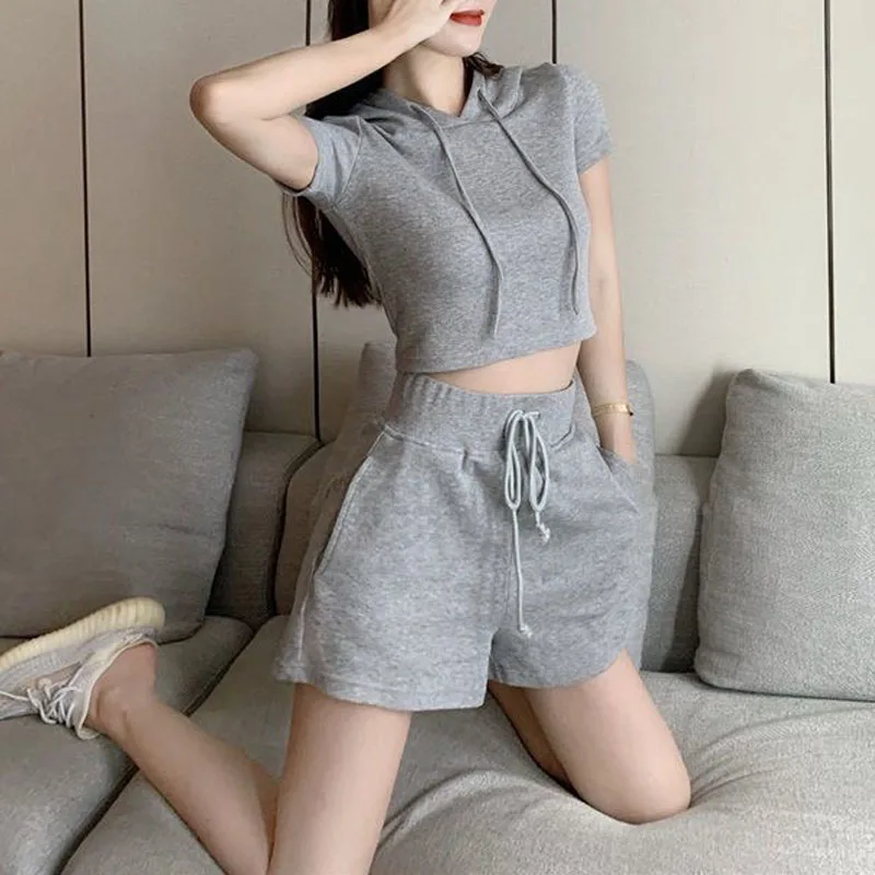Summer Women Fashion Hooded Jogger Sets Fashion High Waist Drawsting Shorts + Short Sleeve Sport T-shirt Two Pieces Casual Suits
Summer Women Fashion Hooded Jogger Sets Fashion High Waist Drawsting Shorts + Short Sleeve Sport T-shirt Two Pieces Casual Suits