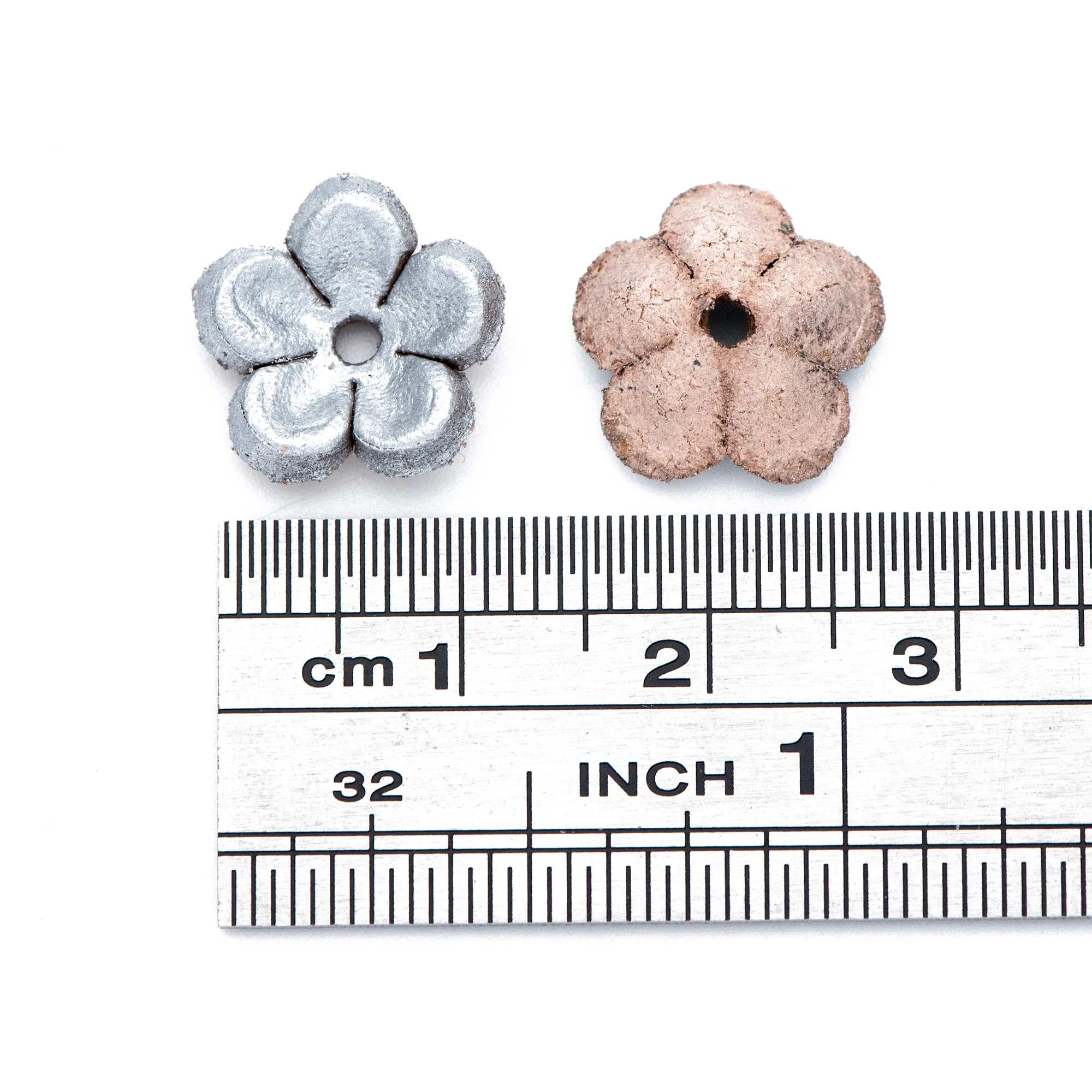 10pcs Genuine Leather Flower 12mm, Floral Leather Charm Beads, Silver (FB-060-6)
10pcs Genuine Leather Flower 12mm, Floral Leather Charm Beads, Silver (FB-060-6)