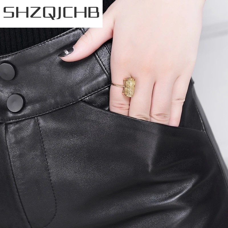 JCHB 2021 Fashion Sheepskin Leather Shorts Femme Winter Wide Leg Zipper Fly Short Pants Red Black Office Lady Top Quality Trouse 
JCHB 2021 Fashion Sheepskin Leather Shorts Femme Winter Wide Leg Zipper Fly Short Pants Red Black Office Lady Top Quality Trouse