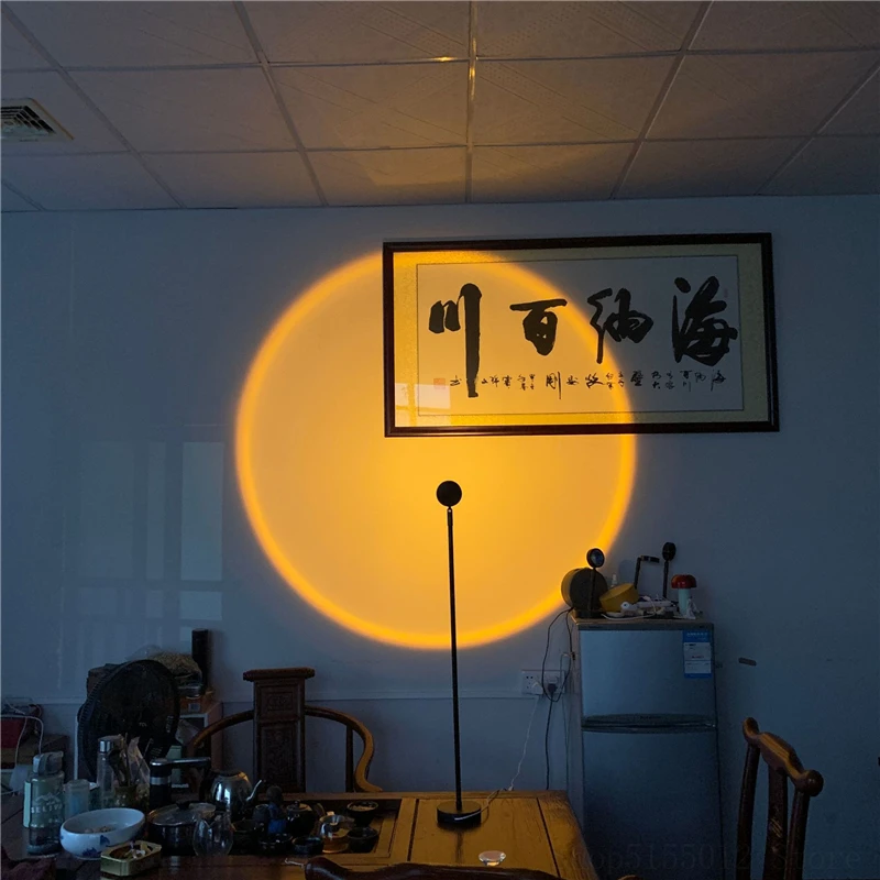 2021 USB Button Rainbow Sunset Projector Atmosphere Led Night Light Home Coffe shop Background Wall Decoration Colorful Lamp 
2021 USB Button Rainbow Sunset Projector Atmosphere Led Night Light Home Coffe shop Background Wall Decoration Colorful Lamp