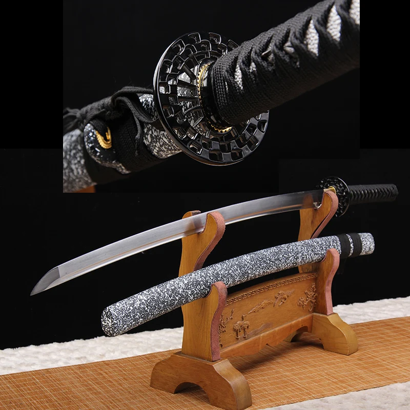 Handmade Swords 1060 High Carbon Japanese Katanasl Hand-Forged 1Ancient Method Oil Quenched Blade Iron Tsuba 
Handmade Swords 1060 High Carbon Japanese Katanasl Hand-Forged 1Ancient Method Oil Quenched Blade Iron Tsuba