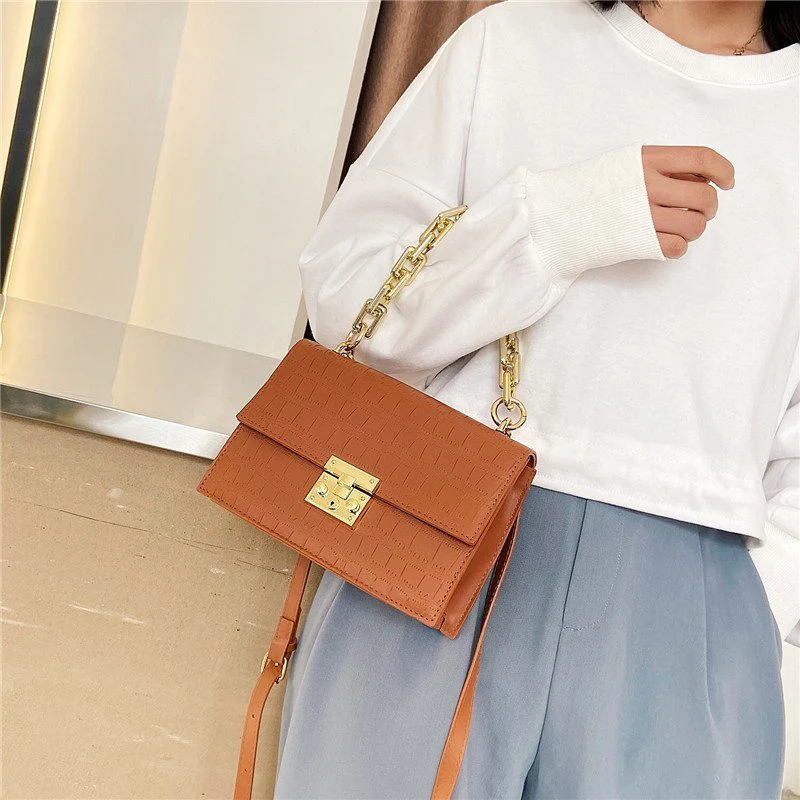Thick Chain High Quality PU Leather Crossbody Small Square Bags for Women 2021 New Trend Women's Trending Designer Shoulder Bags
Thick Chain High Quality PU Leather Crossbody Small Square Bags for Women 2021 New Trend Women's Trending Designer Shoulder Bags