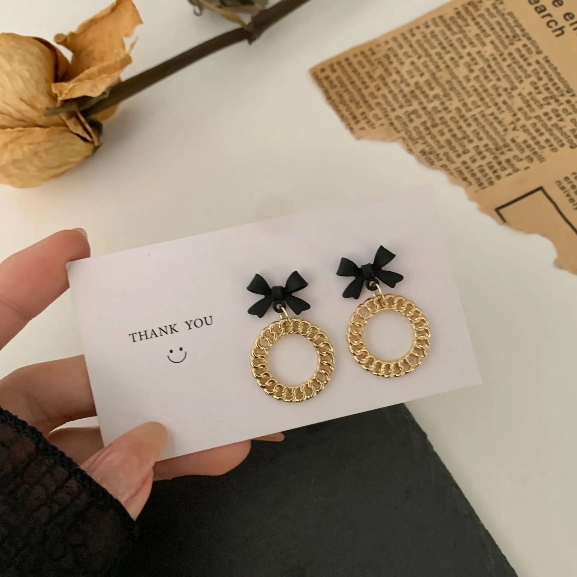 S925 Silver Needle Black Bow Hollow Circle Drop Earrings 2021 Fashion Korean Temperament Clip Earring Ear Jewelry
S925 Silver Needle Black Bow Hollow Circle Drop Earrings 2021 Fashion Korean Temperament Clip Earring Ear Jewelry