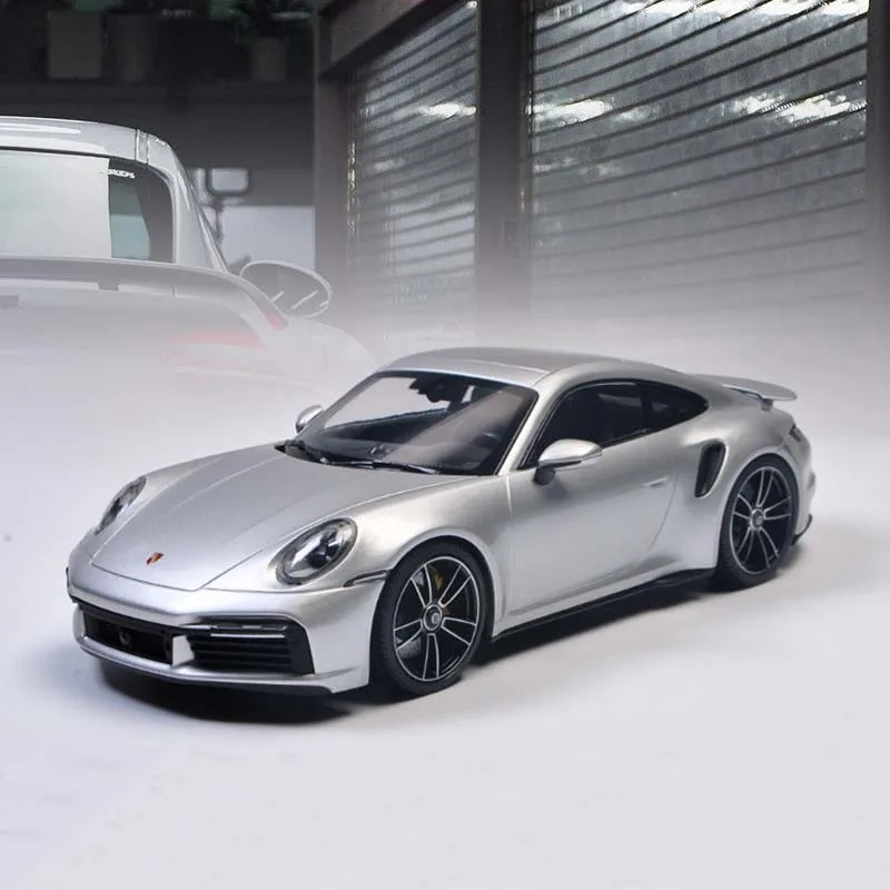 1:18 Porsche 911 alloy car model Diecasts & Toy Vehicles Collect gifts Non-remote control type transport toy Collect decorative
1:18 Porsche 911 alloy car model Diecasts & Toy Vehicles Collect gifts Non-remote control type transport toy Collect decorative