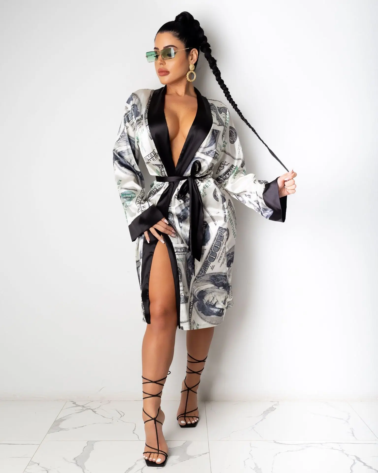 Women Robes Coat Us Money Dollar Print Fashion Maxi Open Stitch Deep V Neck Long Sleeve Cardigan Vintage Female Party Outerwear
Women Robes Coat Us Money Dollar Print Fashion Maxi Open Stitch Deep V Neck Long Sleeve Cardigan Vintage Female Party Outerwear
