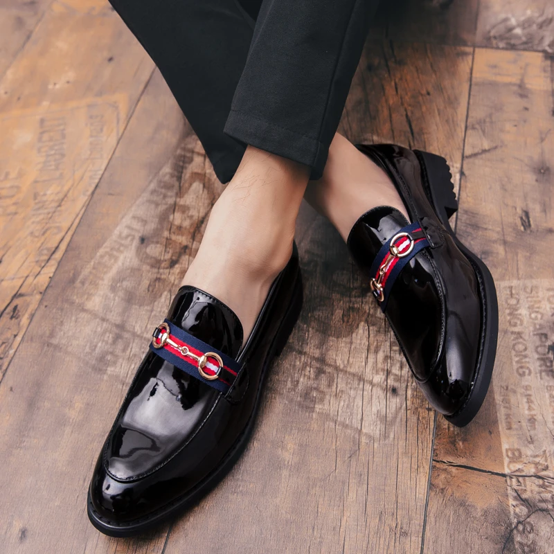 Men's shoes original new leather men's casual shoes zapatos de Hombre fashion black pointed wedding shoes business shoes 1 
Men's shoes original new leather men's casual shoes zapatos de Hombre fashion black pointed wedding shoes business shoes 1