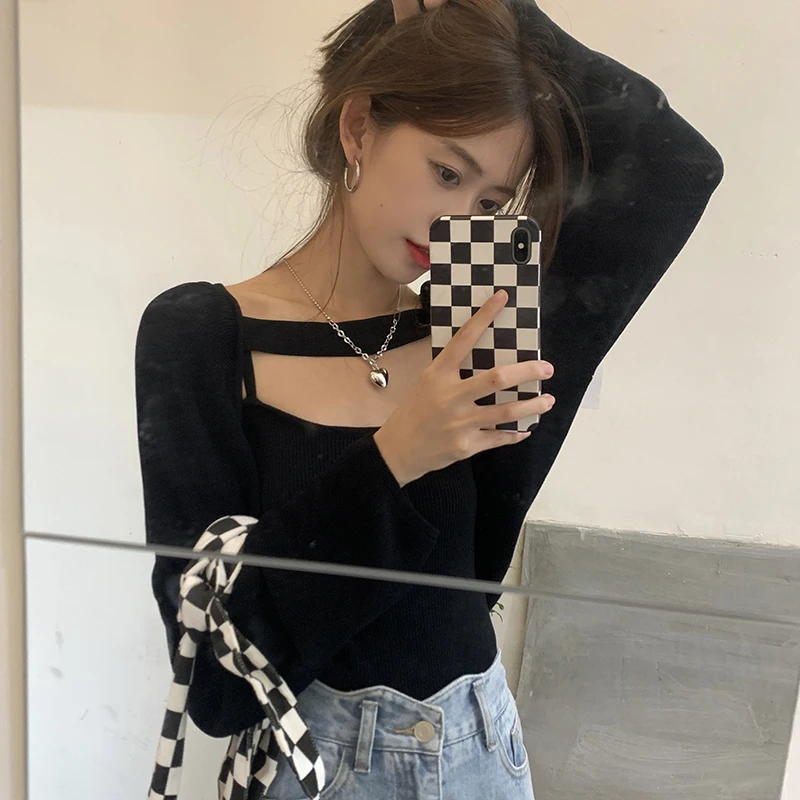 Women Elegant Vintage Cardigans Sling Suit Autumn Winter Solid Korean Fashion Knitted Sweaters Long Sleeve Sexy 2pcs Set
Women Elegant Vintage Cardigans Sling Suit Autumn Winter Solid Korean Fashion Knitted Sweaters Long Sleeve Sexy 2pcs Set