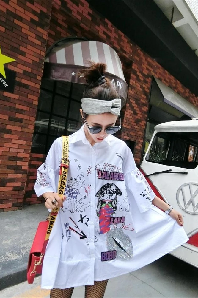 Thailand tide brand personality graffiti printed shirt women loose trumpet sleeve sequined short sleeve half sleeve shirt
Thailand tide brand personality graffiti printed shirt women loose trumpet sleeve sequined short sleeve half sleeve shirt