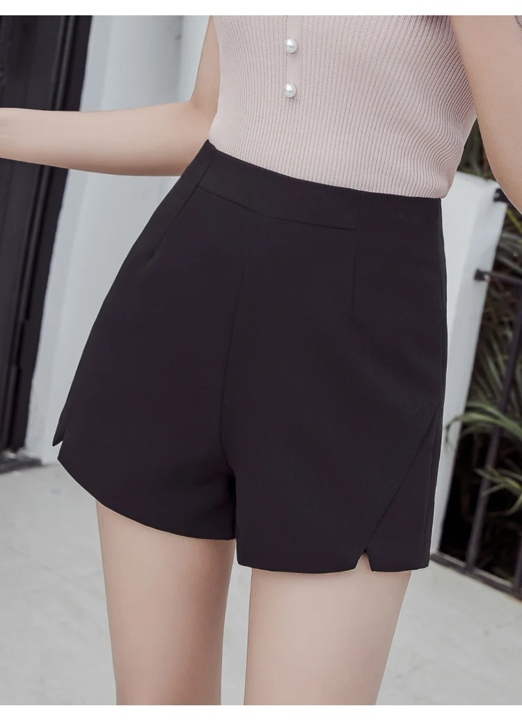 2021 OL Black and White Apricot Shorts Leisure Commuter Slim Shorts High Waist Wide Leg Line Shorts Korean Women Spring/Summer 
2021 OL Black and White Apricot Shorts Leisure Commuter Slim Shorts High Waist Wide Leg Line Shorts Korean Women Spring/Summer