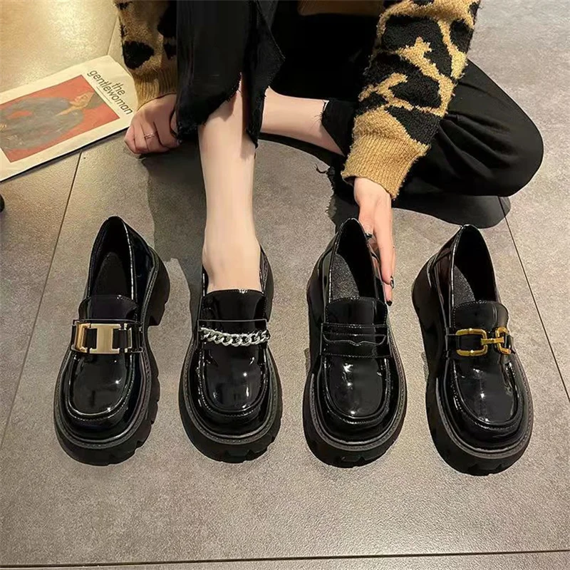 Женские туфли на плоской платформе, роскошные брендовые туфли мэри джейн с металлическим украшением, Классическая обувь
Женские туфли на плоской платформе, роскошные брендовые туфли мэри джейн с металлическим украшением, Классическая обувь