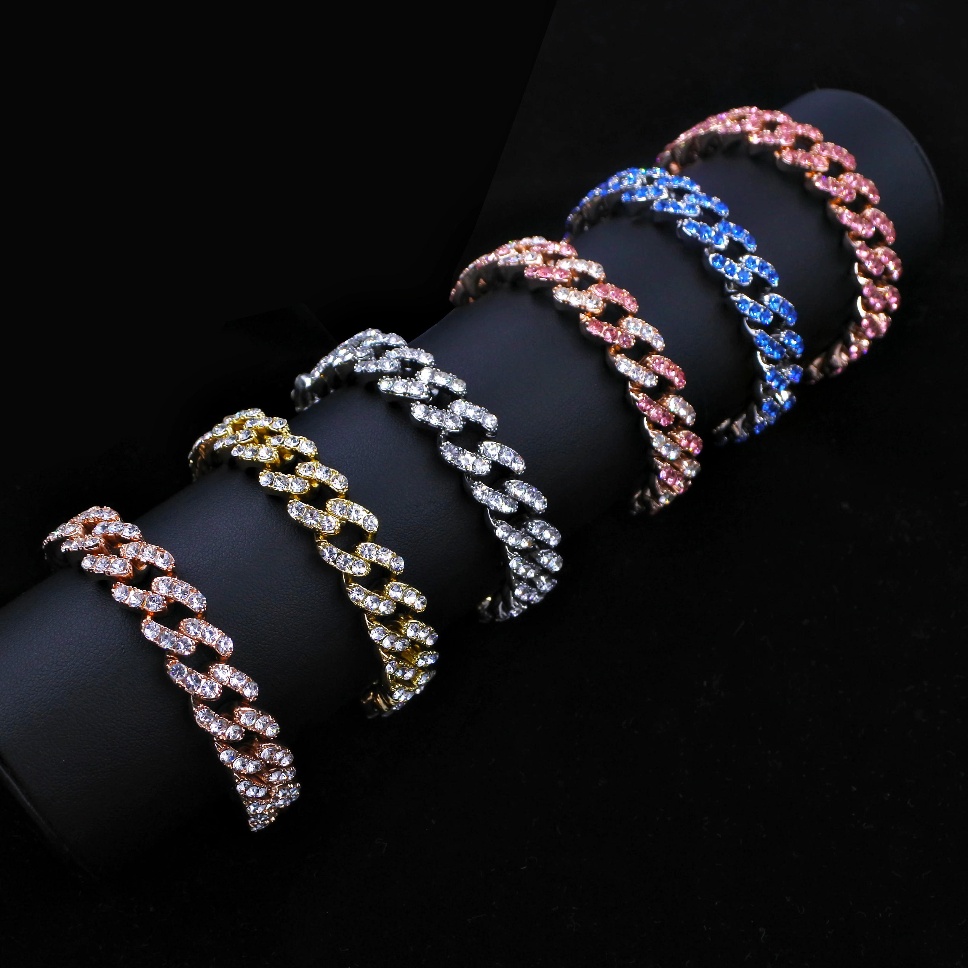 Miami Cuban Link Chain Bracelet For Men Women Fashion Trend 12MM Iced Out Bracelets on Hand Hip Hop Jewelry Free Shipping Items
Miami Cuban Link Chain Bracelet For Men Women Fashion Trend 12MM Iced Out Bracelets on Hand Hip Hop Jewelry Free Shipping Items