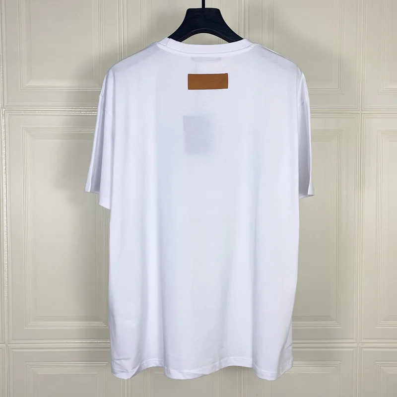 CODE 154 2021 men's and women's same T-shirt, the latest top trendy brand cotton print summer wear short sleeves
CODE 154 2021 men's and women's same T-shirt, the latest top trendy brand cotton print summer wear short sleeves