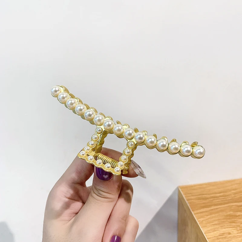 Elegant Full Pearls Hair Claw Retro Metal Arc Hair Crab 11cm Makeup Barrettes For Women Hair Accessories
Elegant Full Pearls Hair Claw Retro Metal Arc Hair Crab 11cm Makeup Barrettes For Women Hair Accessories