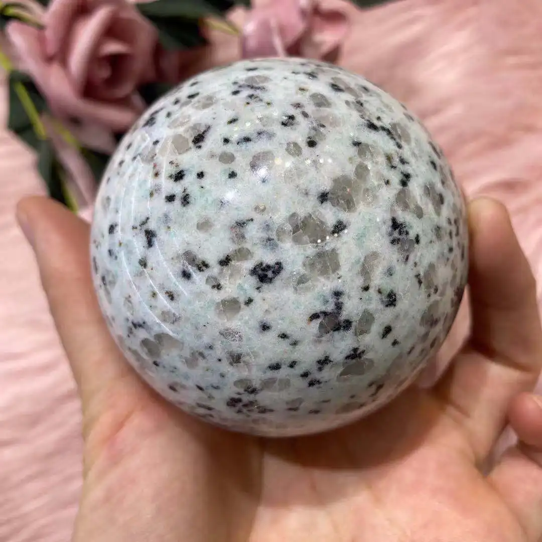 Natural Tianshan blue crystal quartz ball reiki healing room furnishings household decoration gem fish tank
Natural Tianshan blue crystal quartz ball reiki healing room furnishings household decoration gem fish tank