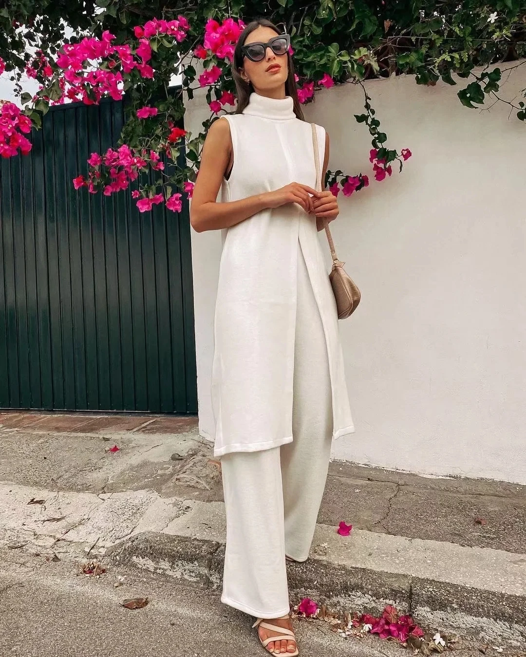 xikom 2021 Women white Vintage Casual Knitted Dress Female Fashion Streetwear Turtleneck Slim Sleeveless Midi Dresses
xikom 2021 Women white Vintage Casual Knitted Dress Female Fashion Streetwear Turtleneck Slim Sleeveless Midi Dresses