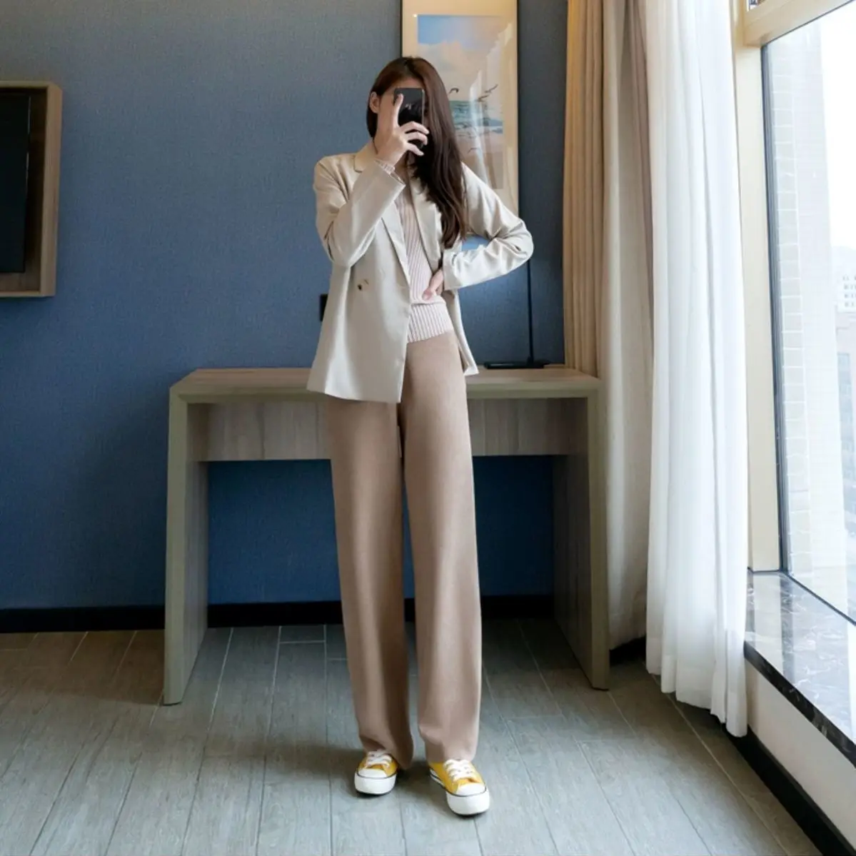 2021 Autumn Winter Women Thick Warm Knitted Pants Female Wide Leg Drawsring Pants Ladies High Waist Casual Loose Trousers U524
2021 Autumn Winter Women Thick Warm Knitted Pants Female Wide Leg Drawsring Pants Ladies High Waist Casual Loose Trousers U524