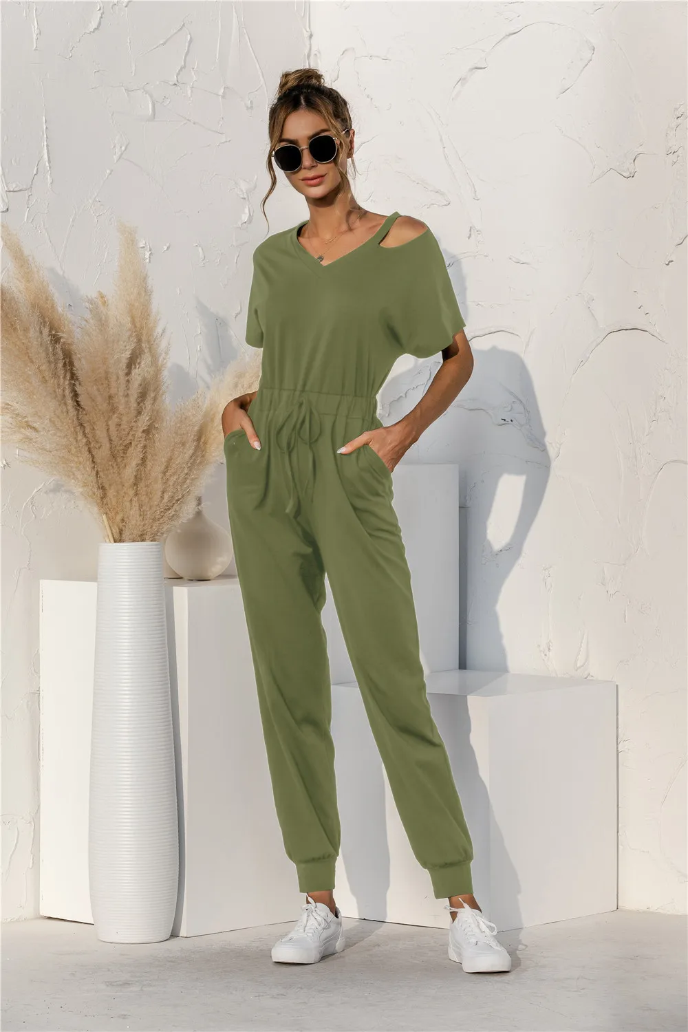 Women Summer Casual Solid V-neck Off-the-shoulder Hollow Out High Waist Long Jumpsuits
Women Summer Casual Solid V-neck Off-the-shoulder Hollow Out High Waist Long Jumpsuits