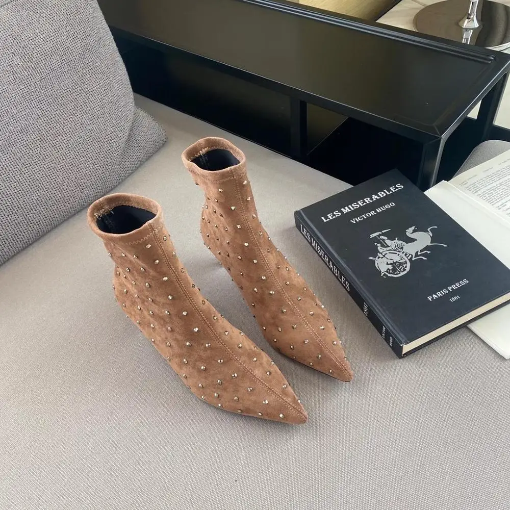 Rivet Women Ankle Boots Pointed Toe Thin Mid Heels Short Ankle Boots Ladies Spring/Autumn Boots Slip On Fashion Black Brown Boot
Rivet Women Ankle Boots Pointed Toe Thin Mid Heels Short Ankle Boots Ladies Spring/Autumn Boots Slip On Fashion Black Brown Boot