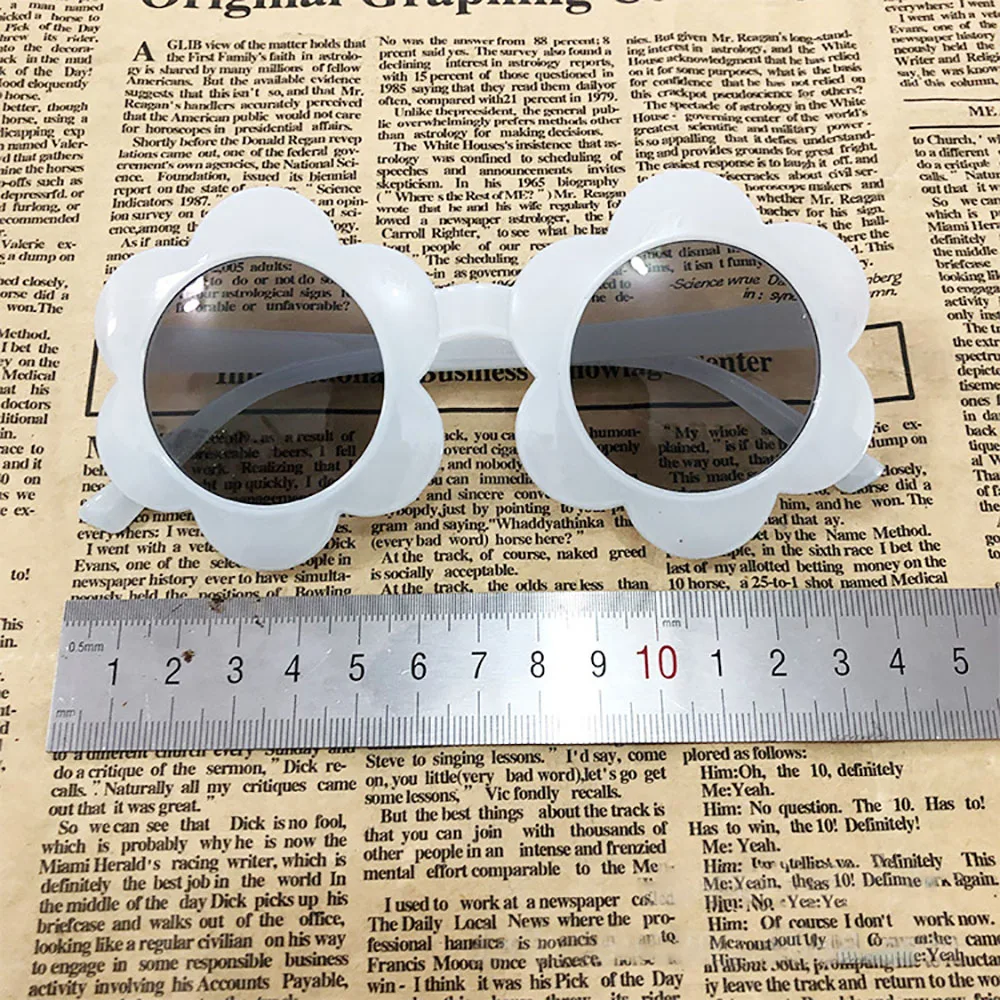 New Kids Sunglasses Boys And Girls Fashion Sun Flower Glasses Children's Round Frame Eyewear Baby Eyeglasses UV Protection
New Kids Sunglasses Boys And Girls Fashion Sun Flower Glasses Children's Round Frame Eyewear Baby Eyeglasses UV Protection