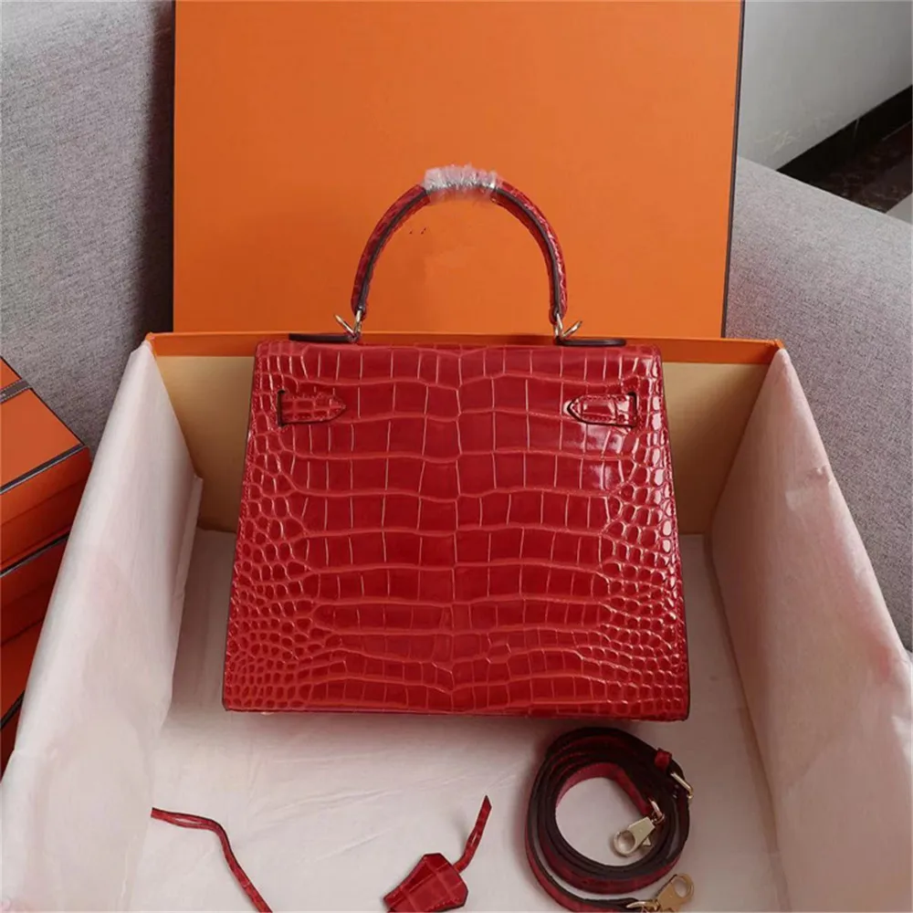The New 2021 Luxury Women Shoulder Bag Crocodile Pattern Classic Solid Leather Cross Body Bag New Fashion Female Handbag
The New 2021 Luxury Women Shoulder Bag Crocodile Pattern Classic Solid Leather Cross Body Bag New Fashion Female Handbag