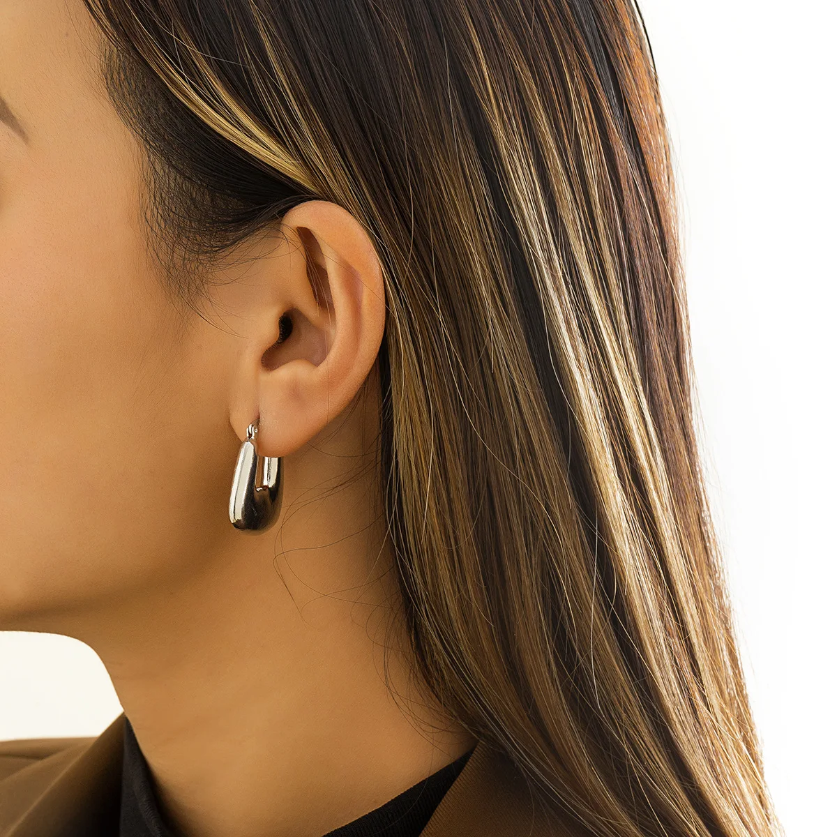 Women's U-shaped Earrings Geometric Glossy Simplicity Vintage Alloy Gold Color Metal Ear Stud For Jewelry Lady Gifts 2022 Trends
Women's U-shaped Earrings Geometric Glossy Simplicity Vintage Alloy Gold Color Metal Ear Stud For Jewelry Lady Gifts 2022 Trends