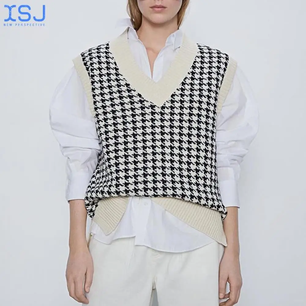 Women Fashion Oversized Knitted Vest Sweater V Neck Sleeveless Loose Female Waistcoat Chic Tops
Women Fashion Oversized Knitted Vest Sweater V Neck Sleeveless Loose Female Waistcoat Chic Tops
