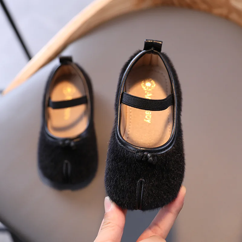 2020 Autumn New Girls Fluffy Shoes Soft Bottom Solid Color Bean Causal Shoes Toddler Baby Princess Shoes Children Shoe
2020 Autumn New Girls Fluffy Shoes Soft Bottom Solid Color Bean Causal Shoes Toddler Baby Princess Shoes Children Shoe