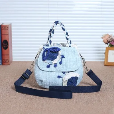 Fashion national string appliques women shopping handbags!Nice floral embossing lady shoulder bags New Multi-use canvas carrier
Fashion national string appliques women shopping handbags!Nice floral embossing lady shoulder bags New Multi-use canvas carrier