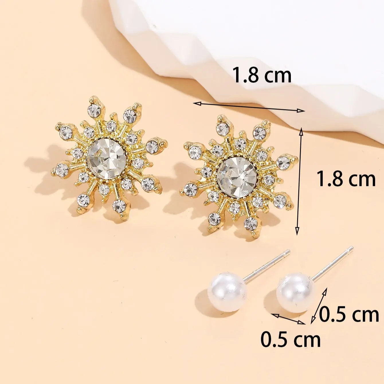 Fashion snowflake style ear clips earrings exquisite jewelry set present for ladies zircon earrings
Fashion snowflake style ear clips earrings exquisite jewelry set present for ladies zircon earrings