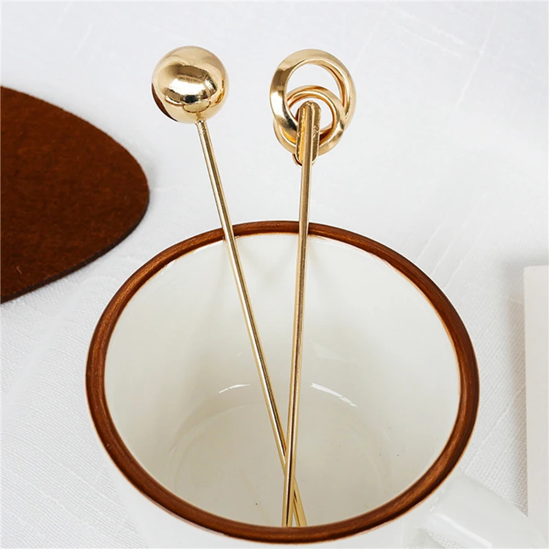 Korean Simple Gold Color Disc Hair Clips Metal Round Ball Hollow Hair Stick Hairpins Women Fashion Hanfu Hair Accessories
Korean Simple Gold Color Disc Hair Clips Metal Round Ball Hollow Hair Stick Hairpins Women Fashion Hanfu Hair Accessories
