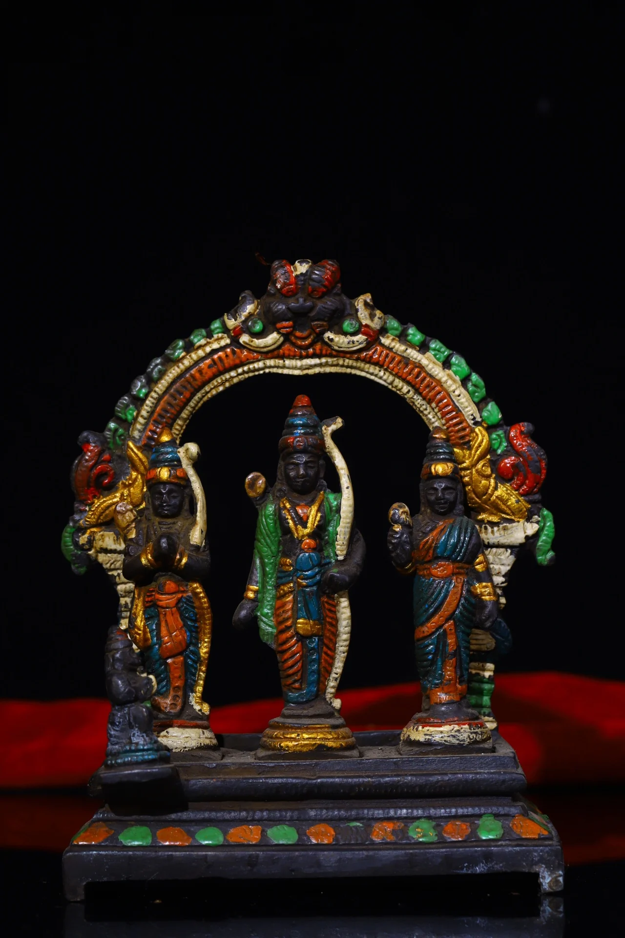 18"Chinese temple collection Old Bronze Gilt Double lotus Longevity Buddha Immortal Life Wisdom Tathagata Sitting Buddha
18"Chinese temple collection Old Bronze Gilt Double lotus Longevity Buddha Immortal Life Wisdom Tathagata Sitting Buddha