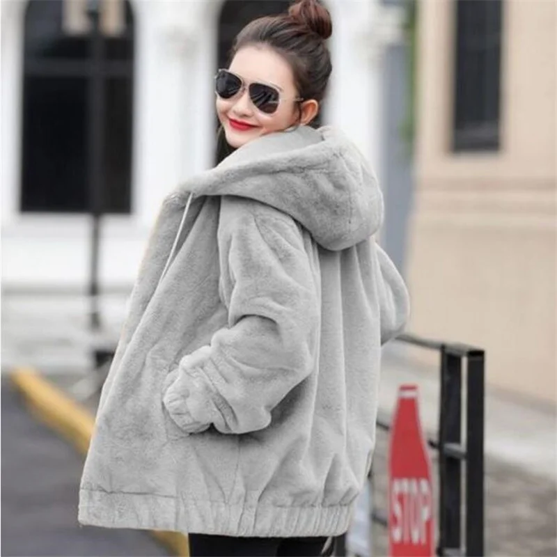 Faux Rabbit fur Hoodies Jacket for Women Plush padded oversized loose Coat Outwear zipper Jacket Winter Warm Feminine Fur Coats
Faux Rabbit fur Hoodies Jacket for Women Plush padded oversized loose Coat Outwear zipper Jacket Winter Warm Feminine Fur Coats