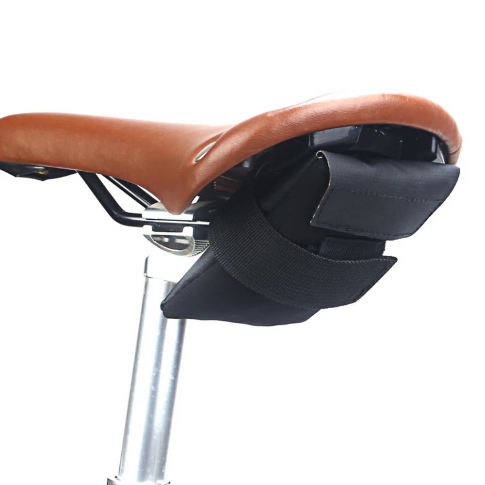 Bicycle Bag Folding Riding Cushion Bag MTB Bike Saddle Bag Large Capacity Triangle Cycling Bag Bike Tube Rear Tail Seatpost Bag
Bicycle Bag Folding Riding Cushion Bag MTB Bike Saddle Bag Large Capacity Triangle Cycling Bag Bike Tube Rear Tail Seatpost Bag