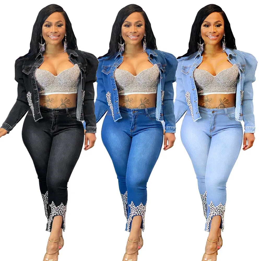 European and American hot selling three-dimensional beaded crown decoration denim short jacket in stock
European and American hot selling three-dimensional beaded crown decoration denim short jacket in stock