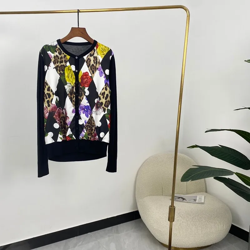 New Summer Autumn Women Fashion A-line Black Patchwork Print Long Sleeve Single Breasted Blouses High Quality 2021
New Summer Autumn Women Fashion A-line Black Patchwork Print Long Sleeve Single Breasted Blouses High Quality 2021