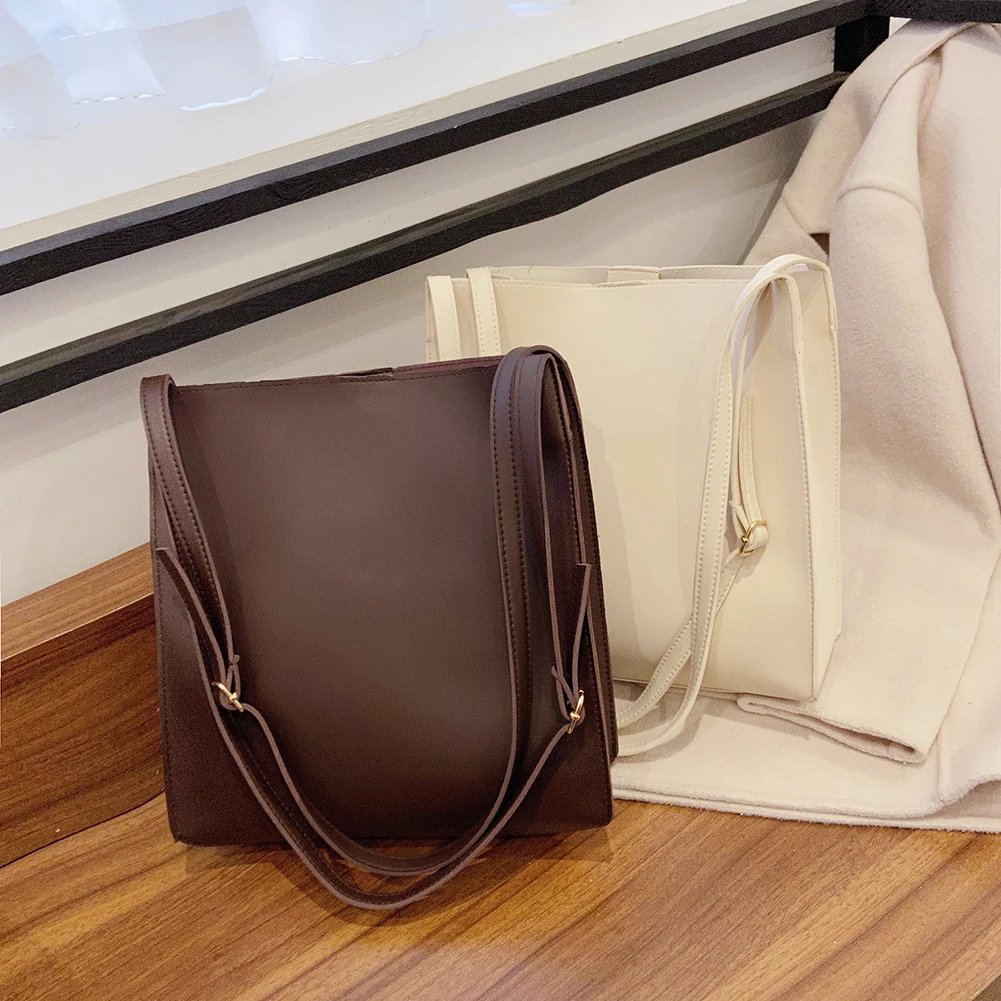 Simply Crossbody Bags PU Leather Solid Color Simple Messenger Bag Lady Travel Small Handbags for Women 2020
Simply Crossbody Bags PU Leather Solid Color Simple Messenger Bag Lady Travel Small Handbags for Women 2020