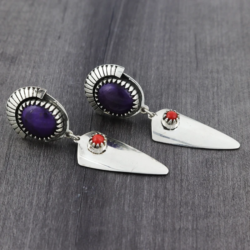 Vintage Triangle Metal Ethnic Boho Drop Earrings Tibetan Antique Silver Color Oval Blue Purple Stone Dangle Earrings D5M797
Vintage Triangle Metal Ethnic Boho Drop Earrings Tibetan Antique Silver Color Oval Blue Purple Stone Dangle Earrings D5M797