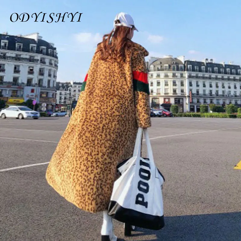 Faux Eco Fur Coat Women Teddy Jacket 2021 Winter Long Overcoat Thick Plush Jacket Splicing Arts Imitation Rabbit Leopard Jacket
Faux Eco Fur Coat Women Teddy Jacket 2021 Winter Long Overcoat Thick Plush Jacket Splicing Arts Imitation Rabbit Leopard Jacket