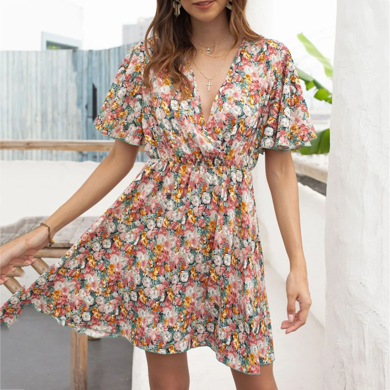2020 women's short-sleeved printed V-neck fashion casual pleated dress women