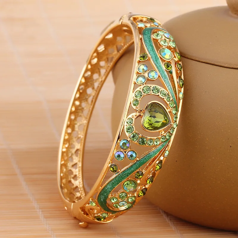 Free shipping hollow out han edition crystal bracelet love to send his girlfriend supplies wholesale jewelry manufacturer
Free shipping hollow out han edition crystal bracelet love to send his girlfriend supplies wholesale jewelry manufacturer