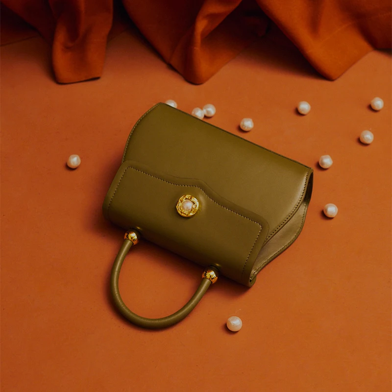 LA FESTIN Bag 2020 new trendy fashion leather shoulder messenger female bag simple retro portable small can bag
LA FESTIN Bag 2020 new trendy fashion leather shoulder messenger female bag simple retro portable small can bag