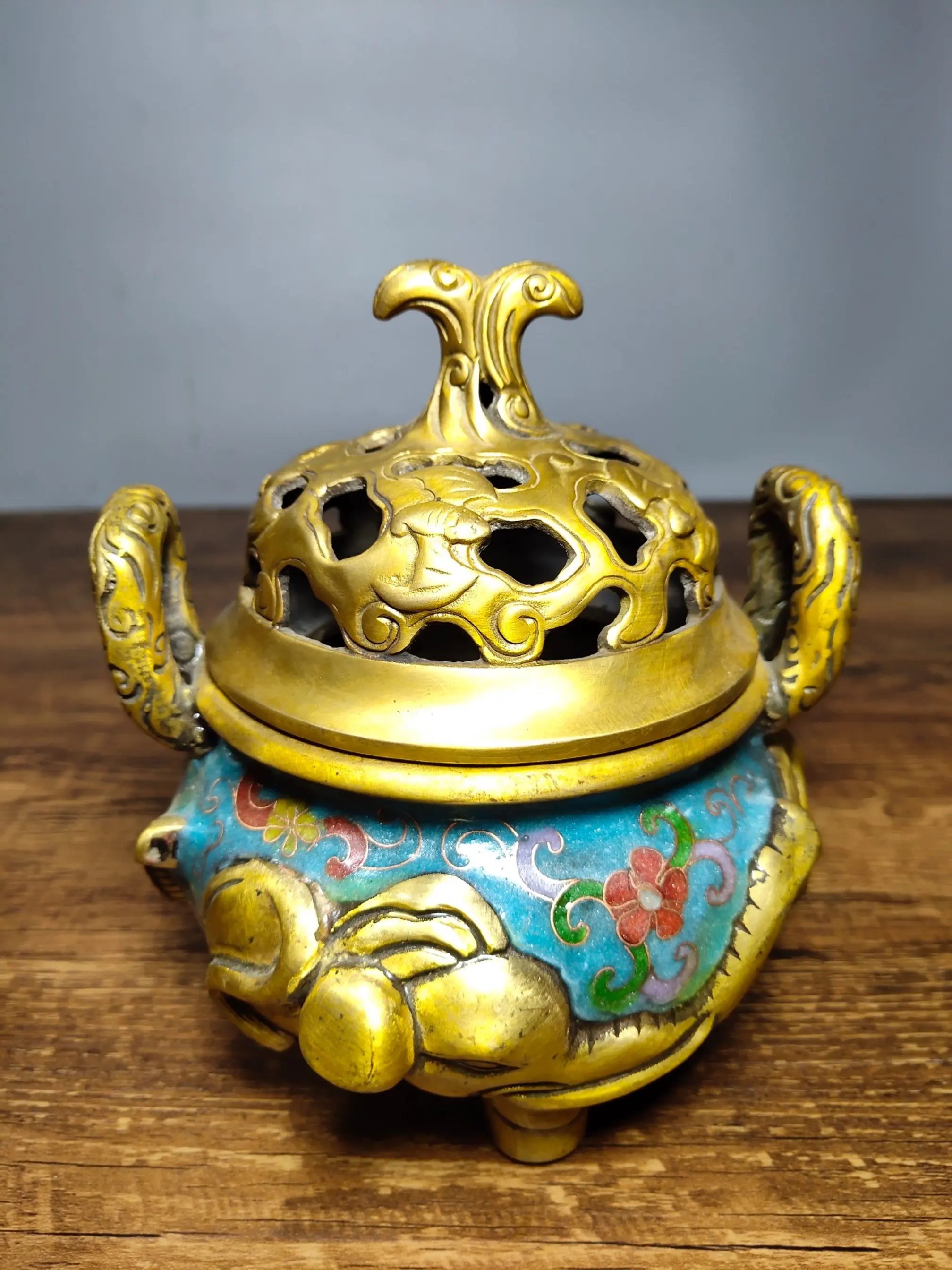 6" Tibet Buddhism Old bronze Cloisonne Enamel Elephant foot and ears incense burner Elephant statue incense burner Implication B
6" Tibet Buddhism Old bronze Cloisonne Enamel Elephant foot and ears incense burner Elephant statue incense burner Implication B