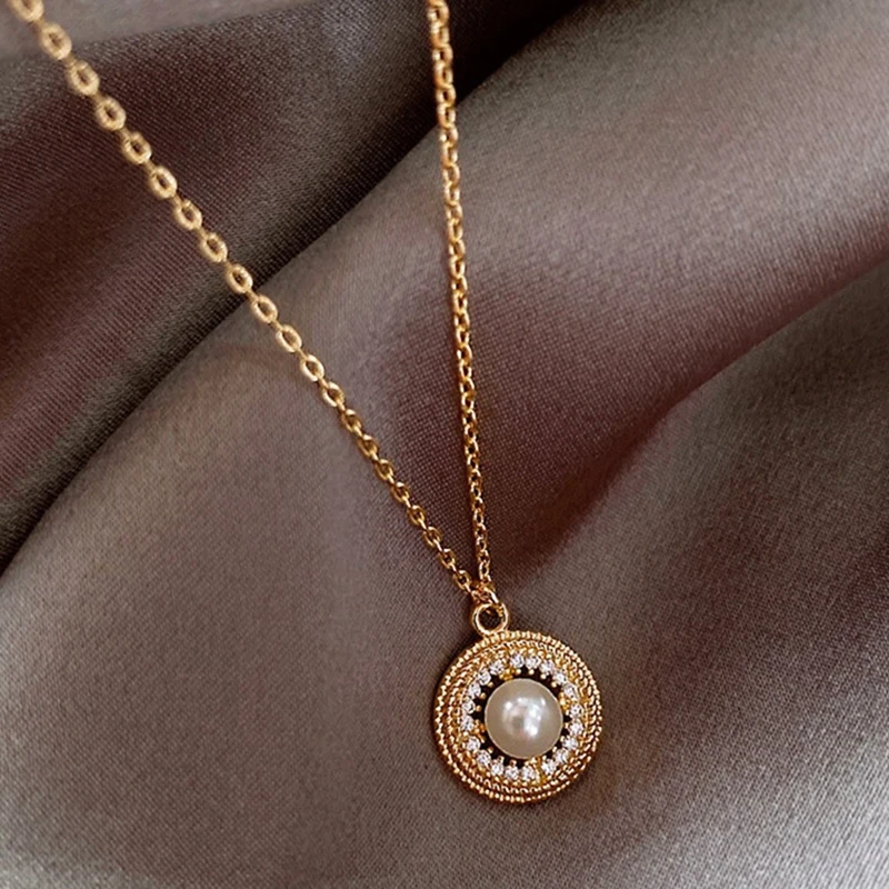 Fashion Round Pearl Necklace for Women Designer Luxury Creativity Pendant Jewelry High Quality Chains Micro-inlaid AAA Zircon
Fashion Round Pearl Necklace for Women Designer Luxury Creativity Pendant Jewelry High Quality Chains Micro-inlaid AAA Zircon