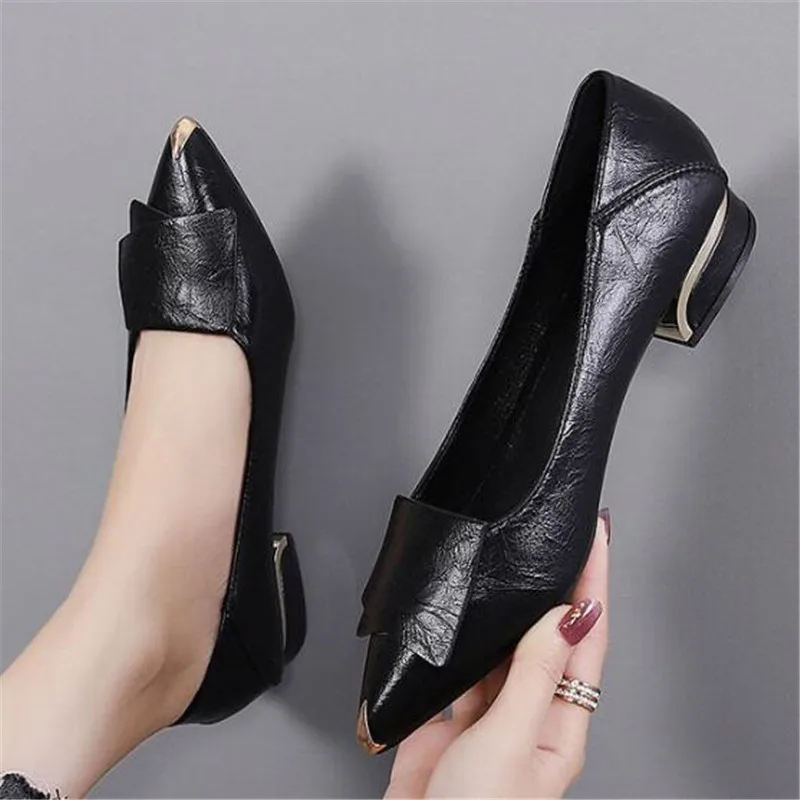 Pointed toe women's leather shoes spring autumn new fashion casual women shoes thick heel work shoes womens loafers all-match
Pointed toe women's leather shoes spring autumn new fashion casual women shoes thick heel work shoes womens loafers all-match