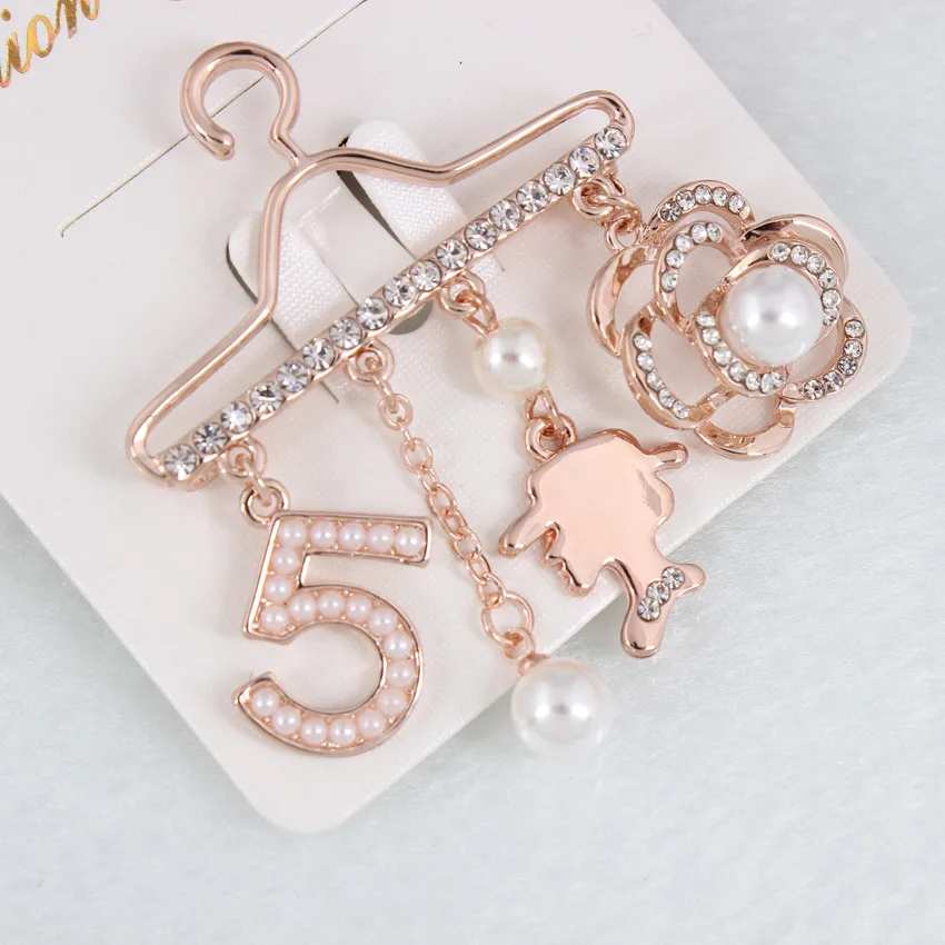 Fashion Letter 5 Brooch Pin Rose Pearl Rhinestones Letter Brooch Pin Scarf Pin Badge Fashion Brooch Gift For Women
Fashion Letter 5 Brooch Pin Rose Pearl Rhinestones Letter Brooch Pin Scarf Pin Badge Fashion Brooch Gift For Women