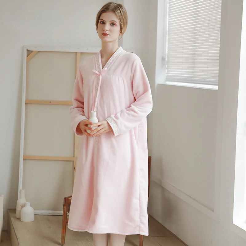 2021 Winter Plush Pajamas Ladies French Long-sleeved Lace Sweet and Cute Silk Nightgown Can Be Worn Outside Sexy Dress Women
2021 Winter Plush Pajamas Ladies French Long-sleeved Lace Sweet and Cute Silk Nightgown Can Be Worn Outside Sexy Dress Women