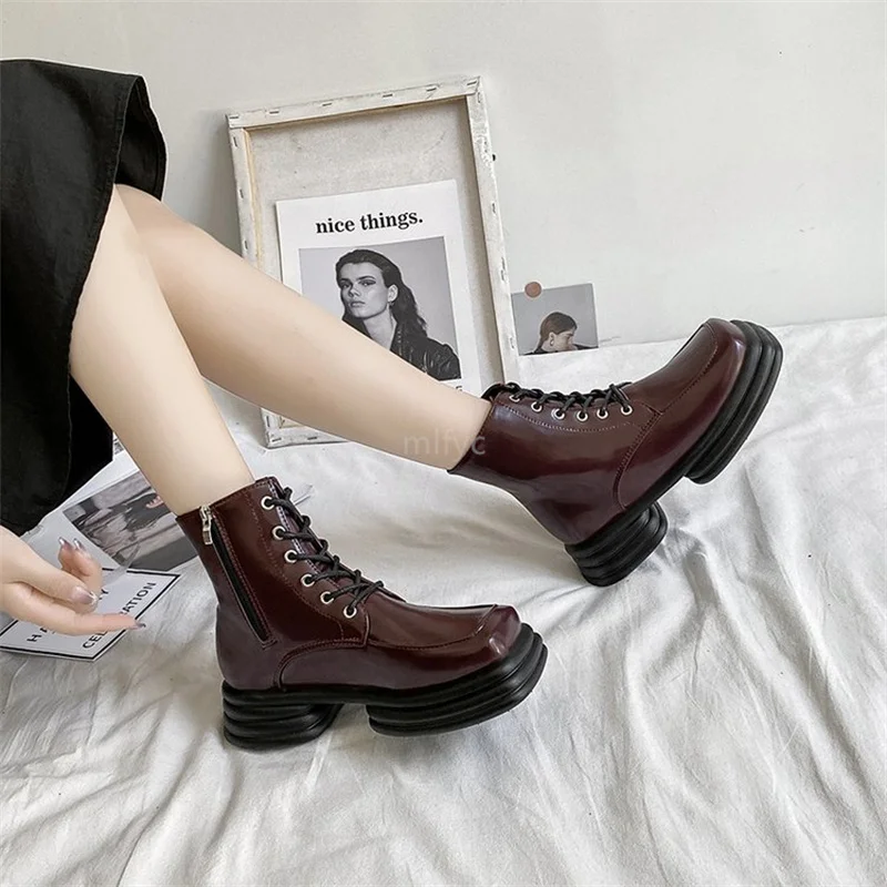Thick-soled Martin boots women 2021 new fashion wild British style feet small thin boots spring autumn single boots ankle boots
Thick-soled Martin boots women 2021 new fashion wild British style feet small thin boots spring autumn single boots ankle boots
