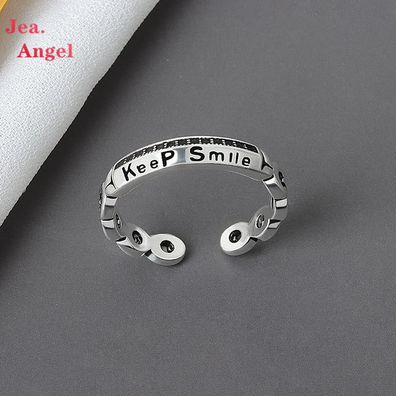 Кольцо Jea.Angel из серебра 925 пробы с надписью Keep Smile для женщин и девушек, модное открытое регулируемое винтажное простое украшение в стиле пан...
Кольцо Jea.Angel из серебра 925 пробы с надписью Keep Smile для женщин и девушек, модное открытое регулируемое винтажное простое украшение в стиле пан...