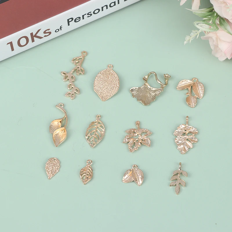 10 шт., высококачественные модные золотые/Искусственные Полые Подвески для ожерелья, ювелирные аксессуары
10 шт., высококачественные модные золотые/Искусственные Полые Подвески для ожерелья, ювелирные аксессуары