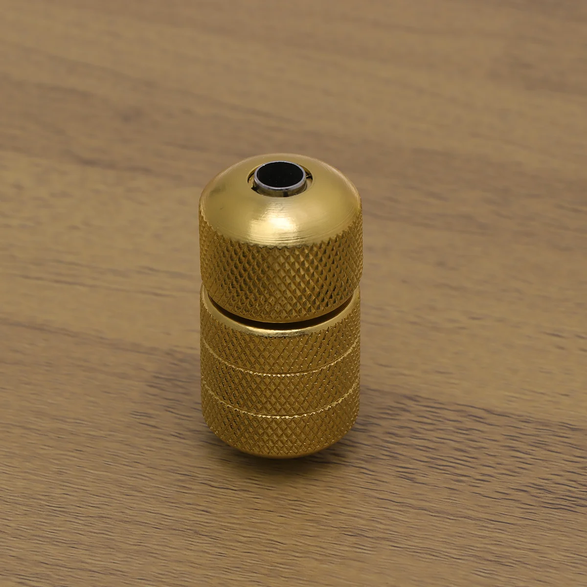 Aluminium Alloy Grips Handle Self Locking Machine Grip for Supplies Tools (Golden)
Aluminium Alloy Grips Handle Self Locking Machine Grip for Supplies Tools (Golden)